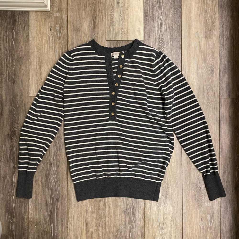 NWOT Loft Grey and White Stripe Sweater Small